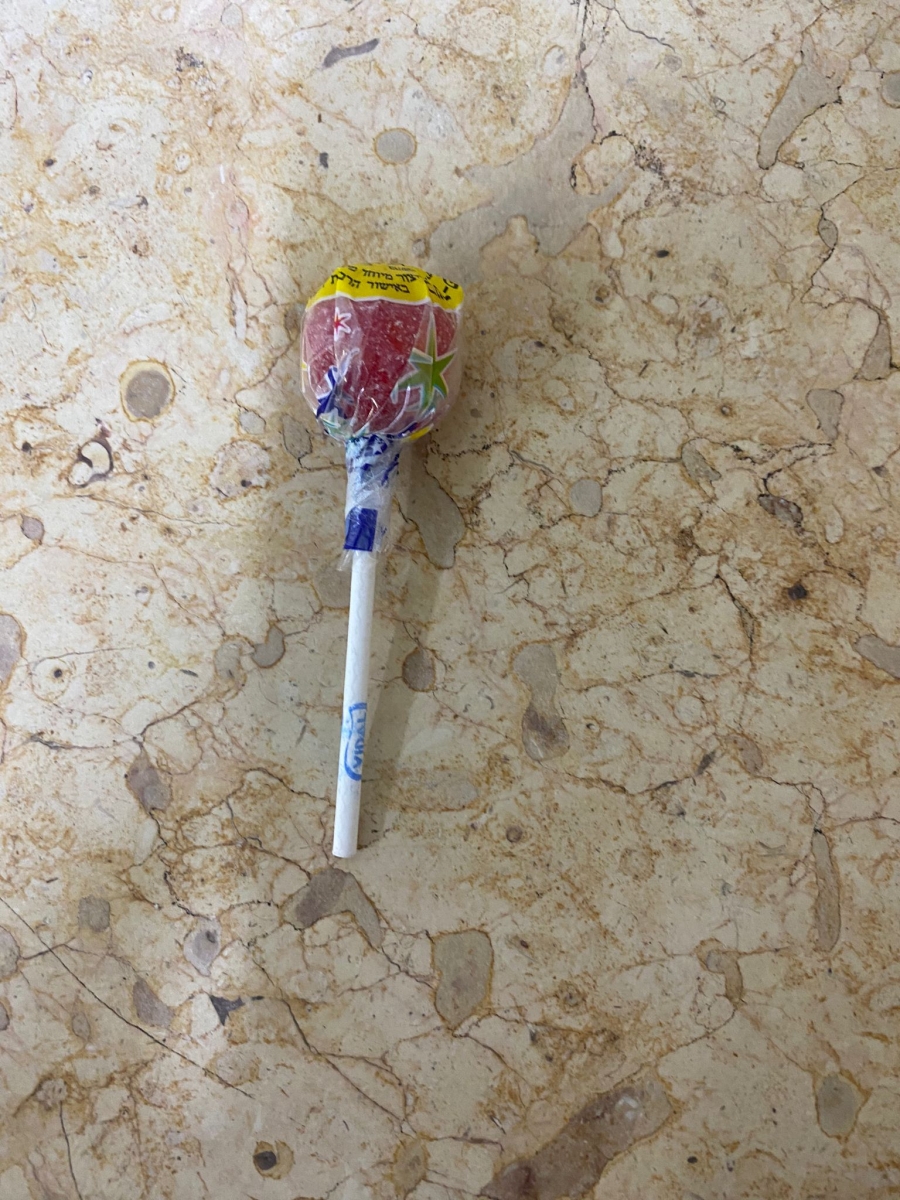 סוכריה אדומה